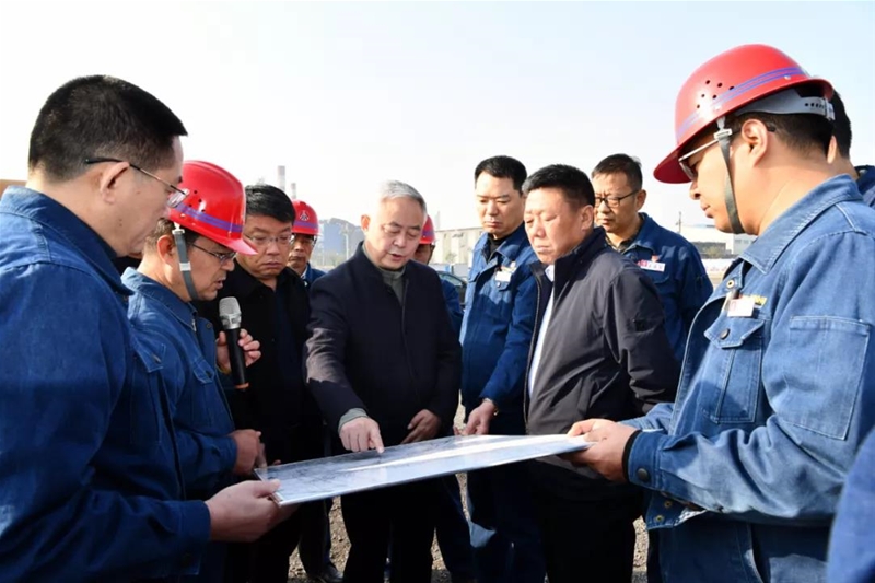 陜鋼集團黨委實地調(diào)研龍鋼公司機械化一次料場項目建設(shè)情況——走基層辦實事系列報道之三